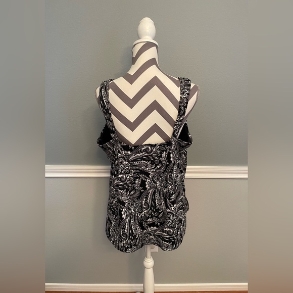 Lands End Swimsuit Top with Build in Bra - Size: 22W - Picture 2 of 8